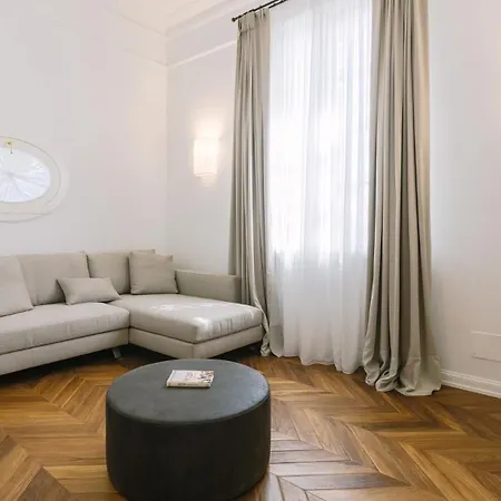 La Perla Bianca 10, Emma Villa